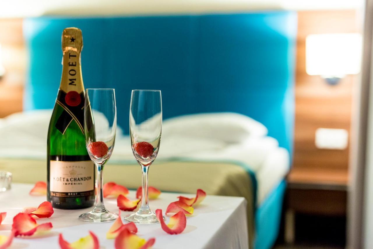 Aparthotel Przy Plazy Miedzyzdroje Ngoại thất bức ảnh