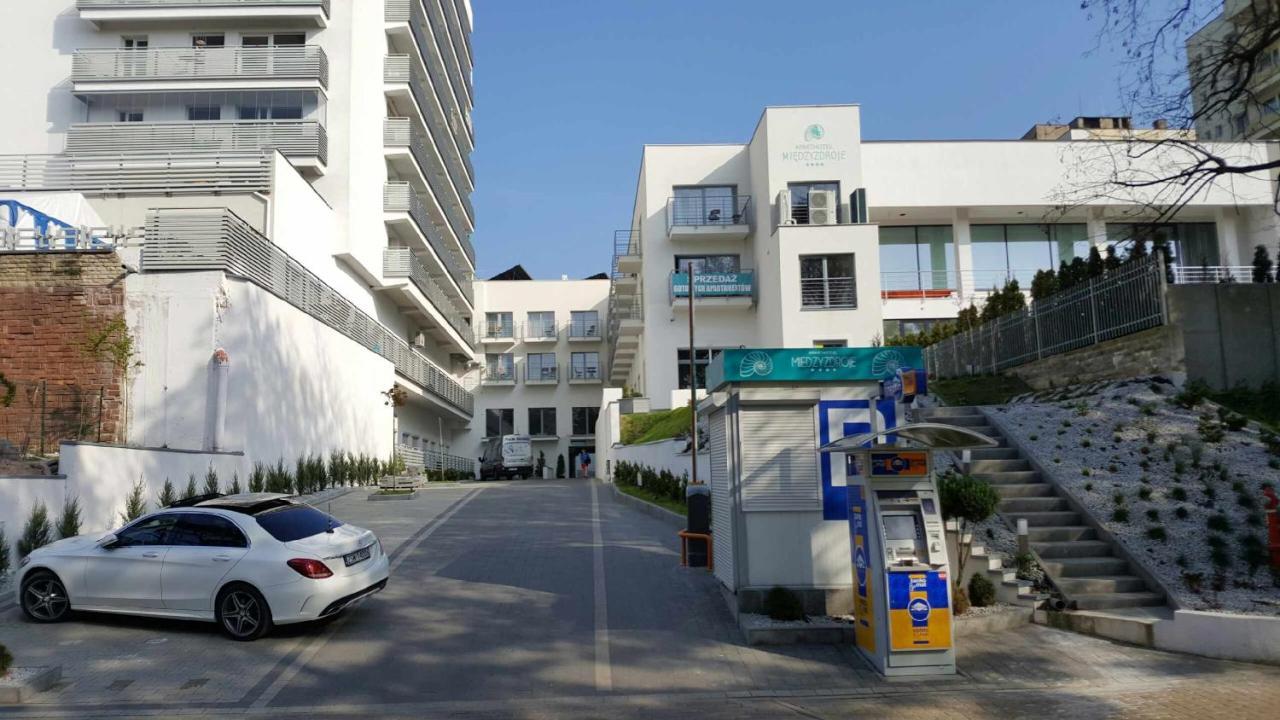 Aparthotel Przy Plazy Miedzyzdroje Ngoại thất bức ảnh