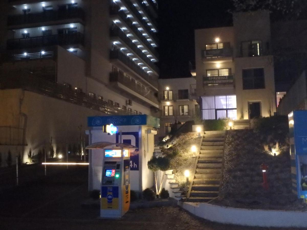 Aparthotel Przy Plazy Miedzyzdroje Ngoại thất bức ảnh